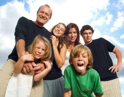 Familias de acogida en Europa: Una tendencia en auge y la propuesta Española de Adoptive.es