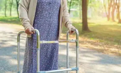 La soledad no deseada en los mayores: una epidemia silenciosa y las soluciones innovadoras